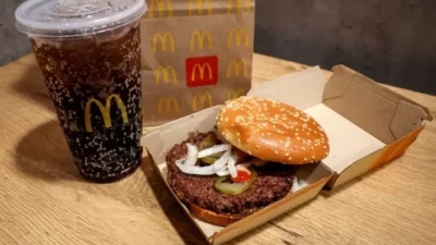 104 Orang Jatuh Sakit Imbas Burger McD Tercemar Bakteri E. Coli