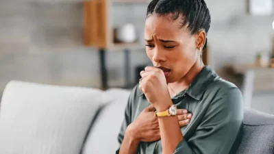 6 Tanda Batuk yang digunakan dimaksud Disebabkan Pneumonia juga Cara Mengobatinya