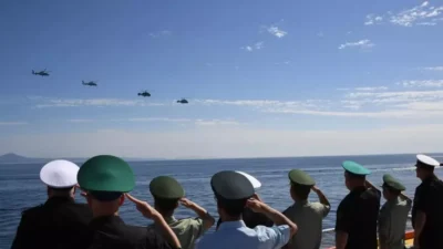 Rusia dan juga China Gelar Patroli Lingkungan Bebas Vital pada Atas Laut Negeri Matahari Terbit