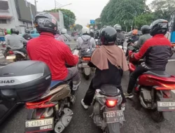 Stres di area Kemacetan? Tenang! Hal ini Tips Berkendara Motor yang digunakan Bikin Happy!